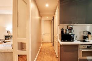 Spacious flat - Champs Elysées