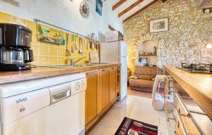 Maisons de vacances Awesome Home In Gageac-Et-Rouillac : photos des chambres