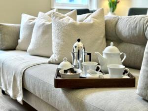 Chic Marylebone Village w Premium Mattress and 55 inch TV, by The Design Traveller