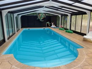 Maisons de vacances Maison dans le Parc du Chateau Rochecave : photos des chambres