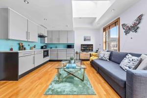 Piccadilly St James Mayfair in heart of London COV17