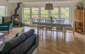 3 Bedroom Beautiful Home In Hörby