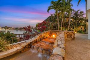 Heated Pool & Spa with Waterfall, Gulf Access, Dock & Outdoor Kitchen - Villa Camelia - Roelens