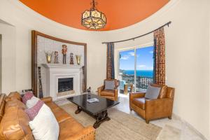 Unique Renovated 3 Bed Montecristo Villa at Quivira - Vily, Cabo San Lucas