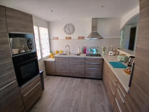 Le Petit Versailles a 2 min a pieds de la plage 3 chambres clim parking aperçu mer