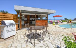 Maisons de vacances Gorgeous Home In Cervione With Wifi : photos des chambres