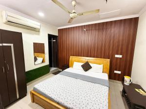 Hotel Joy - Karol Bagh Market