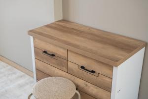 Luxury 1BR JVC Pool & Balcony by Circle Mall