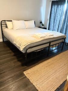 Beautiful Guest Suite with Private Driveway and Entrance