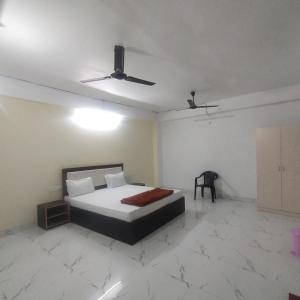Hotel trilok