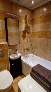 Apartments next to Acropolis, self check inn