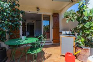 Superbe T2 avec jardin, clim à 600m de la plage