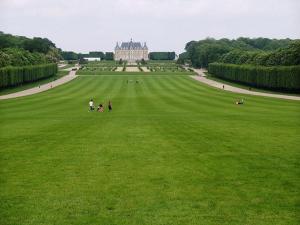 Accommodation near Paris few minutes and next train station