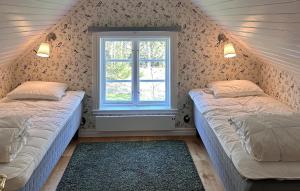 2 Bedroom Nice Home In Småland