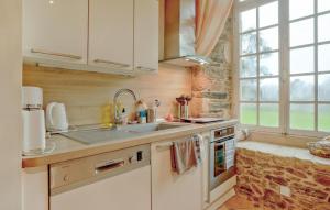 Stunning Home In Gonneville-Le-Theil