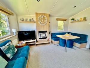 3 Bedroom Caravan with Decking at Newquay Bay Resort