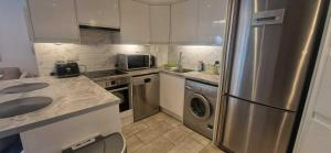 Upgraded & Slick 2BD Heart of City at Christchurch