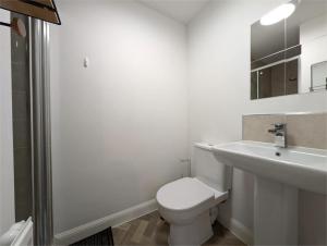 Entire 3 Bed House In Birmingham City Centre