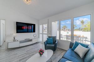 3 bedrooms apartment in Island Village pool view