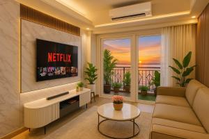 Luxurious 3BR near Solaire & Okada w Infinity Pool