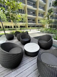 Luxurious 3BR near Solaire & Okada w Infinity Pool