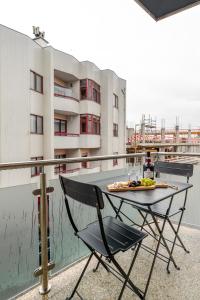 HostWise Cozy Studio with Balcony and Garage