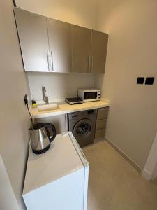 استوديو راقٍ بموقع استراتيجي في شمال الرياض قرب المترو والطُرُق الرئيسية