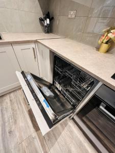 Newly Renovated Private Room with own Kitchenette in a shared house in Birmingham B29 R2