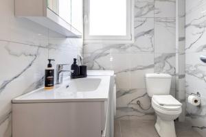 Modern 1BR - 19min to Center, Fiber Internet