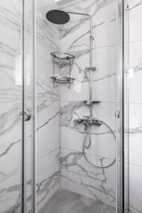 Modern 1BR - 19min to Center, Fiber Internet