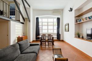 Trevi Fountain - Modern Suite in 17th-century Palazzo