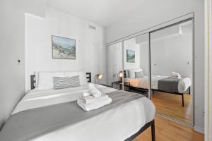 CENTRAL Downtown Toronto Suites