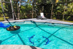 3BR With HUGE 2k sq ft Lanai & Seasonally Heated Pool