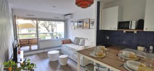 Escale en Méditerranée, swimmingpool, terrace,AC