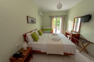 Over Sea Rooms & Villas Evia Greece