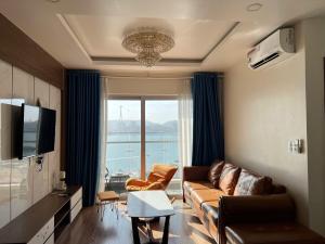 Le Jardin Homestay - 2BR Apt with stunning sea view