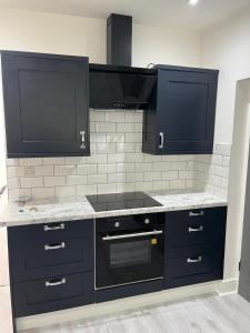 3 bedroom Home in chesterfield with front and back gardens