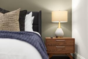 Stylish 3BR Designer Home in Harlem!