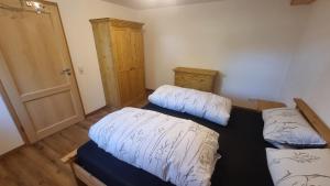 Souterrain Apartment mit Gartenblick