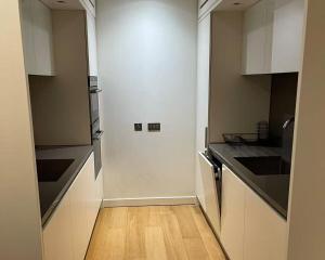 Lovely One-Bedroom Meadows Park Central Location