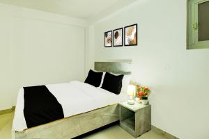 Super Hotel O The Moon Rover