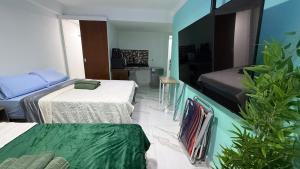 CopacaBana, same block of the beach! Quadra da praia, tudo perto, Apto Divertido