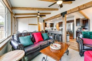 Family-Friendly Lakefront Retreat in Tomahawk!