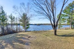 Family-Friendly Lakefront Retreat in Tomahawk!