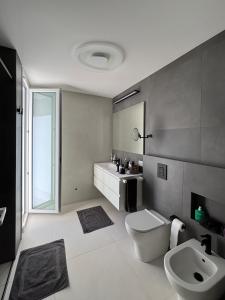 Villa Nanni Contemporary, Pool and Garden