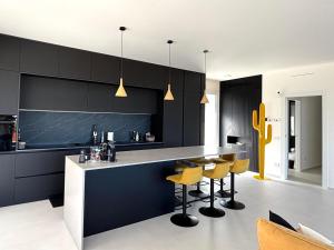 Villa Nanni Contemporary, Pool and Garden