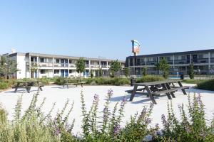 Motel 6-Claremont, CA