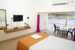 AVM Paalm Meadows Resort