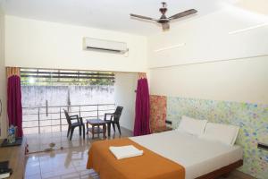 AVM Paalm Meadows Resort