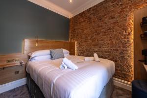 Small Double Room room in The Crown Pub & Guesthouse